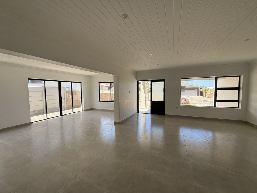 3 Bedroom Property for Sale in Stilbaai Wes Western Cape